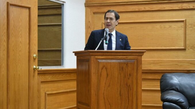 Imparten conferencias sobre ética y valores en el servicio público