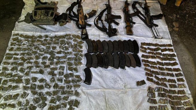 Tras tiroteo en Moris detienen a 3 con arsenal, explosivos y droga