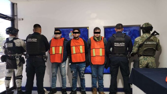 Detienen a tres con dos armas de fuego y cartuchos útiles