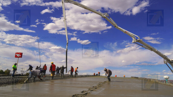 Paso Superior en carretera Chihuahua–Aldama y Fuerza Aérea con avance del 60%