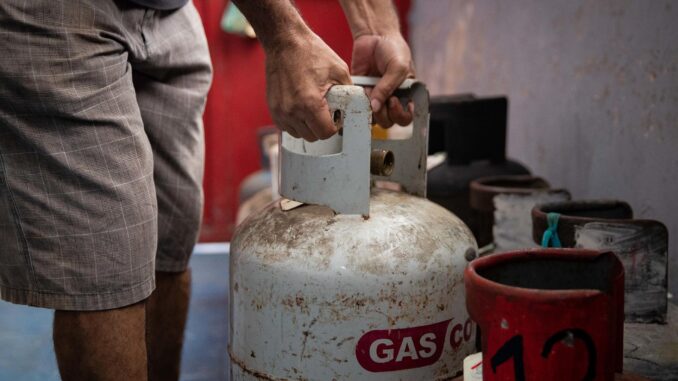 La CNA demanda a 53 gaseras y exige reparar daño millonario por colusión