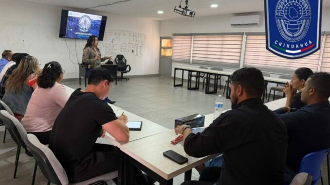 Intensifica GOECHI presencia en planteles educativos de Parral