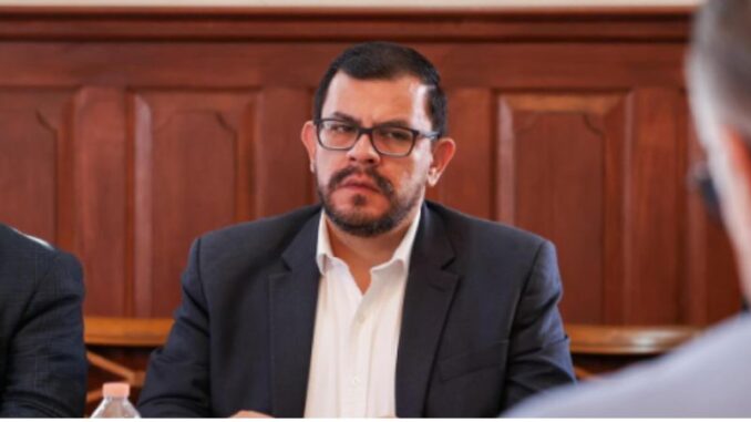 Nombran a Francisco Sáenz como encargado del despacho de la FGE