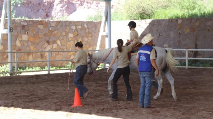 Ofrece Gobierno Municipal servicio de Equinoterapia para apoyar el desarrollo
