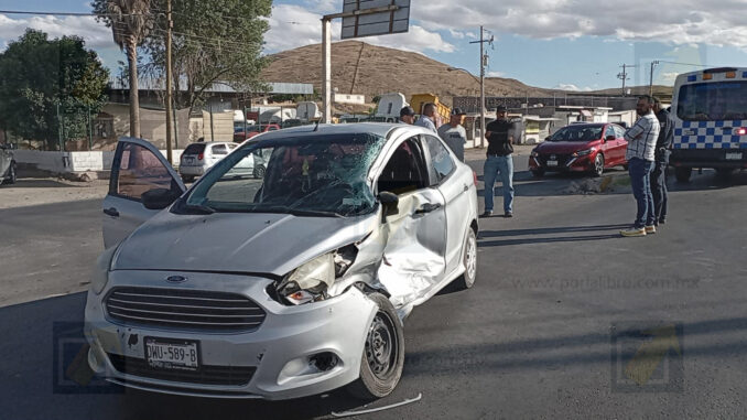 Choque en cruce carretero deja un lesionado en la vía Chihuahua a Cuauhtémoc