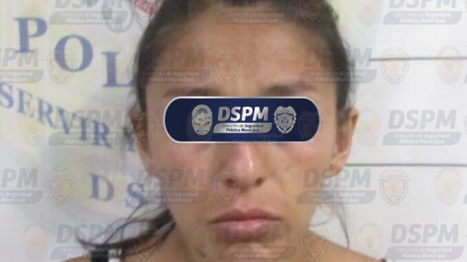 Agentes municipales detienen en el centro a mujer con droga, pipas y vapeadores