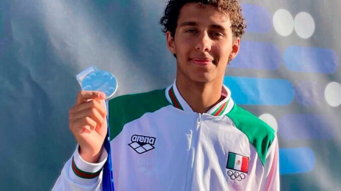 Paulo Strehlke hace historia con medalla de plata en Copa del Mundo de Natación en Aguas Abiertas