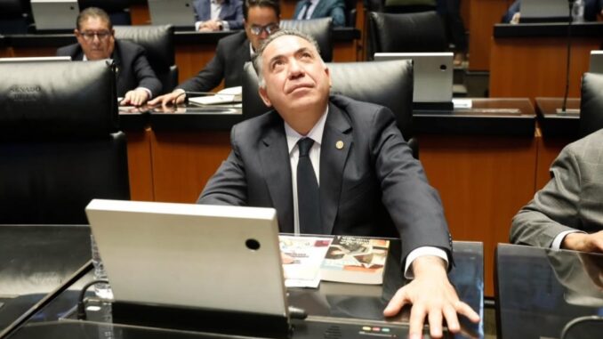 Enrique Inzunza rechaza pedir licencia como senador tras acusaciones de EE.UU.