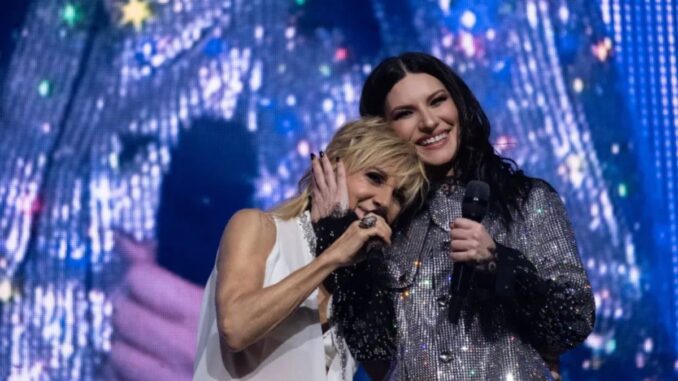 Laura Pausini cumple en México su sueño de cantar junto a Ana Torroja