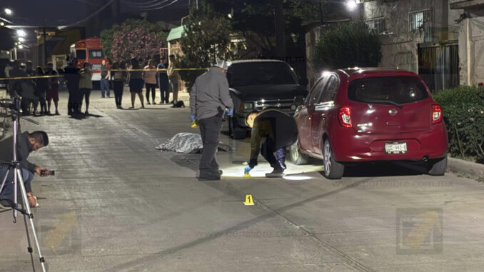 Sicarios en motocicleta ejecutan a hombre en colonia Nombre de Dios