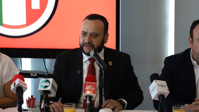 “Cobardes y doble cara”; Morena pidió que sacaran a jóvenes del Congreso: Medina responde a Estrada