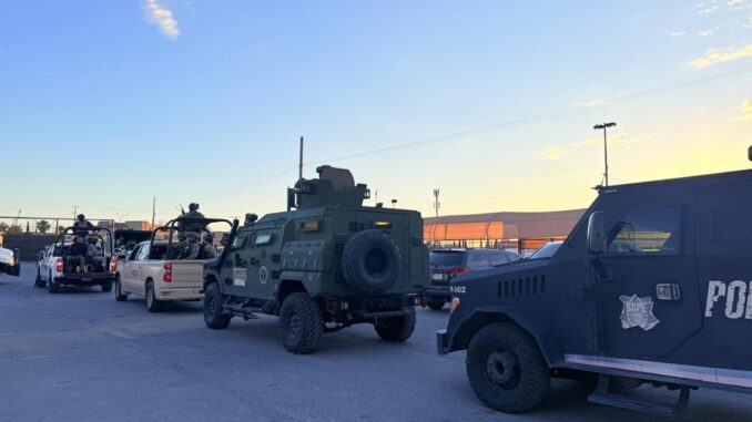Trasladan a tres reos bajo operativo al Aeropuerto Internacional; van a CEFERESOS