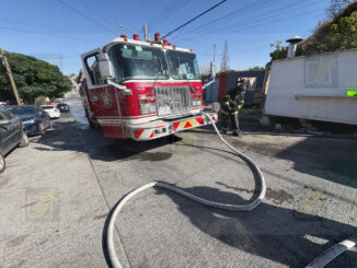 Incendio consume vivienda en la colonia Lealtad 1; familia logra ponerse a salvo