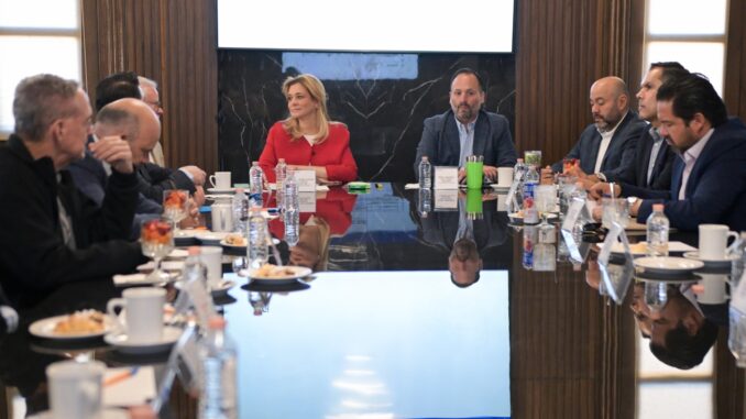 Maru Campos se reúne con líderes de la iniciativa privada