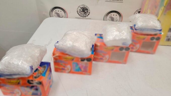 Aseguran dos kilos de metanfetamina ocultos en paquetes de dulces en Morelia, Michoacán