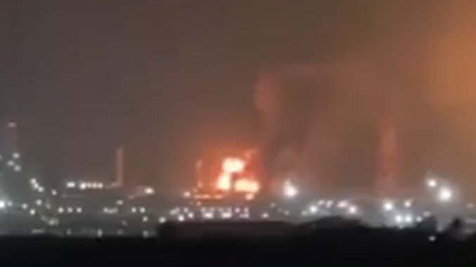 Se registra explosión en refinería de Salina Cruz; descartan daños en viviendas cercanas
