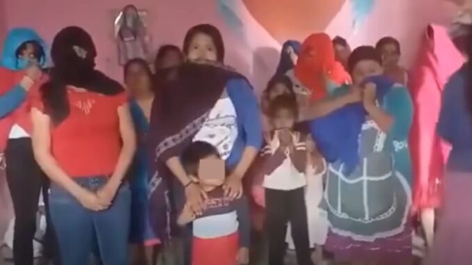 (VIDEO) Mujeres nahuas de Guerrero lanzan desesperado llamado a Donald Trump: “¡Sálvanos, estamos rodeadas!”