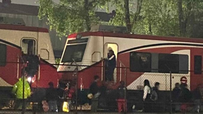 Lluvias colapsan barda del Tren Suburbano en Tlalnepantla