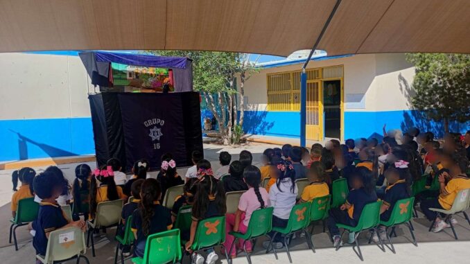 Realizan teatro guiñol preventivo para alumnos de kínder