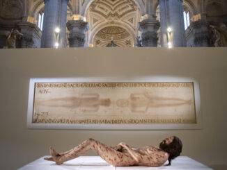 Llega a EE.UU. ‘The Mystery Man’, una representación hiperrealista del cuerpo de Cristo