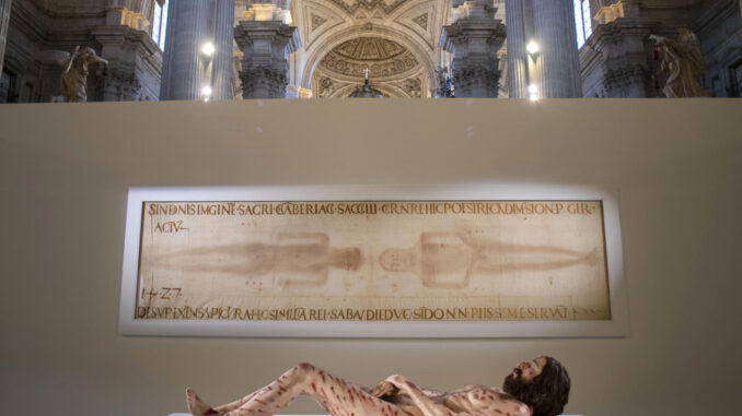 Llega a EE.UU. ‘The Mystery Man’, una representación hiperrealista del cuerpo de Cristo