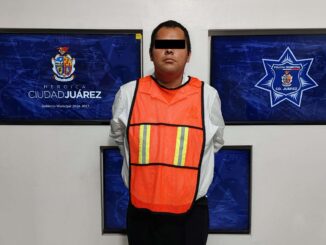 Detienen a empleado acusado de robar dinero en agencia automotriz