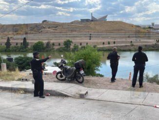 Policía Municipal rescata a hombre de morir ahogado en la Presa Chuvíscar