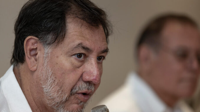Cuestiona Noroña que funcionarios sinaloenses se hayan entregado a EE.UU.