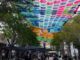 “Cielo Tejido” hace historia con un tapiz monumental de crochet mexicano en las calles de Coral Gabels