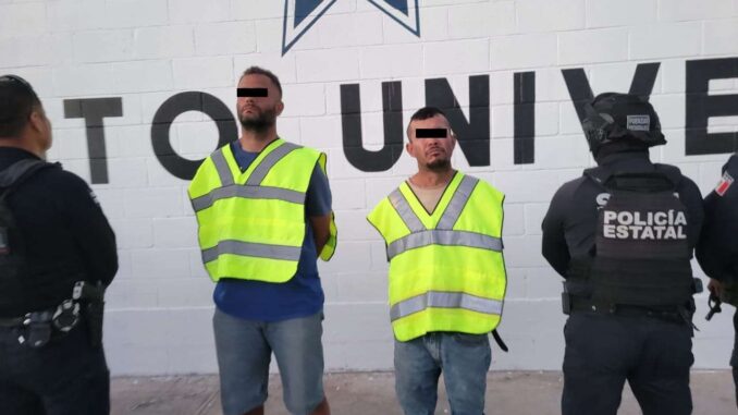 Detienen a dos hombres con vehículo robado
