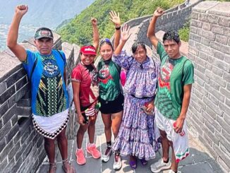 Atletas indígenas arrasan en el Maratón de la Gran Muralla China