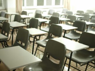 Tras polémica de la SEP, 8 de cada 10 estudiantes seguirán con el calendario escolar original