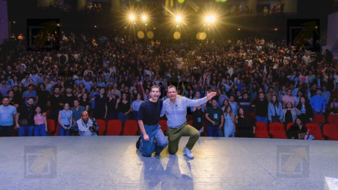 Arranca Referencia Norte 2026; recibe Marco Bonilla a cientos de jóvenes en el Teatro de la Ciudad