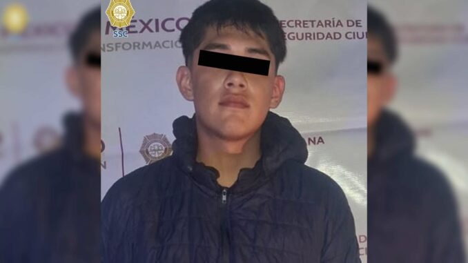 Detienen a motociclista que disparó al aire en Paseo de la Reforma