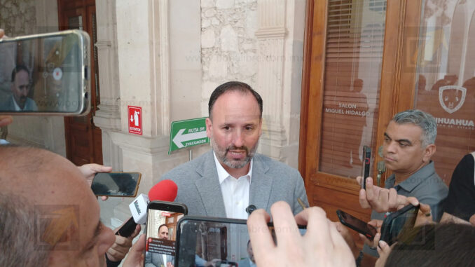 Ficha roja de Interpol apunta a posible salida de Rocha Moya de México: Santiago de la Peña