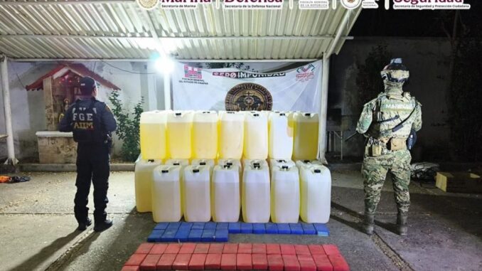 Aseguran cocaína, armas y combustible en operativo en Chiapas