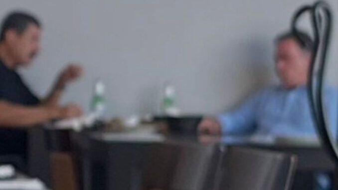 Senador Izunza y Javier Corral son captados en reunión privada en exclusivo club de Culiacán