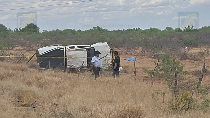 Fatal volcadura en la carretera Chihuahua-Juárez deja un hombre sin vida y un menor lesionado