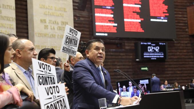 Exige Álex Domínguez respeto a la Constitución y denuncia uso político de la justicia