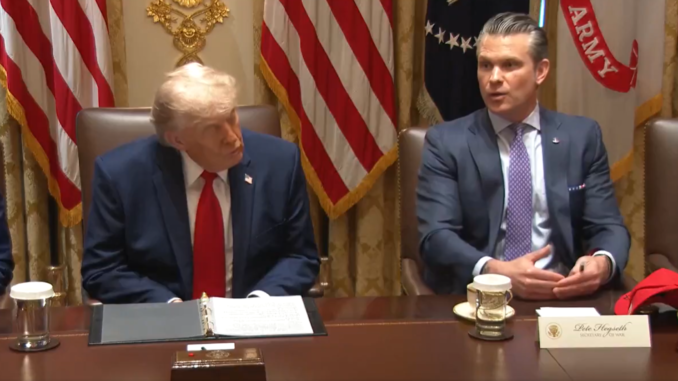 «Vamos a la guerra contra los cárteles», informa Hegseth ante Trump