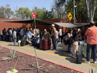 CNTE intensifica sus protestas con la toma del aeropuerto de Oaxaca