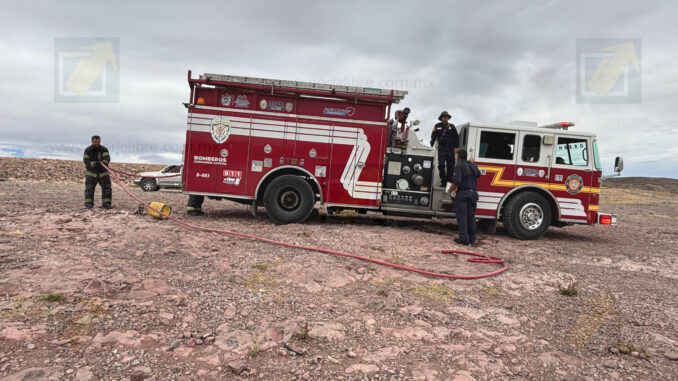 Se incendia lancha en la presa Chihuahua; hombre sufre graves quemaduras