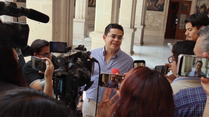 ”Maru Campos es guerrera contra el autoritarismo y no la van a doblar»: Rafael Loera