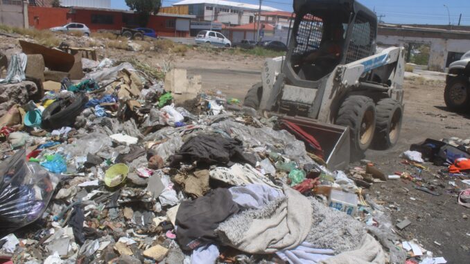 Limpió Municipio 62 terrenos baldíos y retiró más de mil 200 toneladas de residuos durante mayo