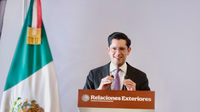Roberto Velasco responde a Cayetana Álvarez de Toledo y defiende la soberanía de México