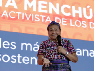 Rigoberta Menchú llama a poner a las personas en el centro de las ciudades inteligentes