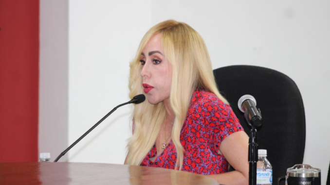 Brenda Ríos reta a Bonilla a explicar el proyecto frente a la ciudadanía