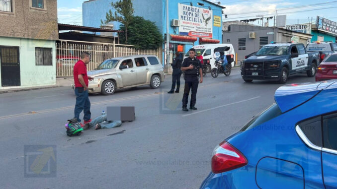 Motociclista queda herido tras choque provocado por conductor imprudente en Nueva España