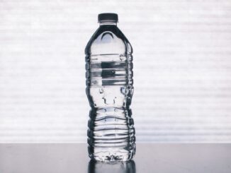Mundial 2026: FIFA da marcha atrás y permitirá a los aficionados llevar botellas de agua a los estadios